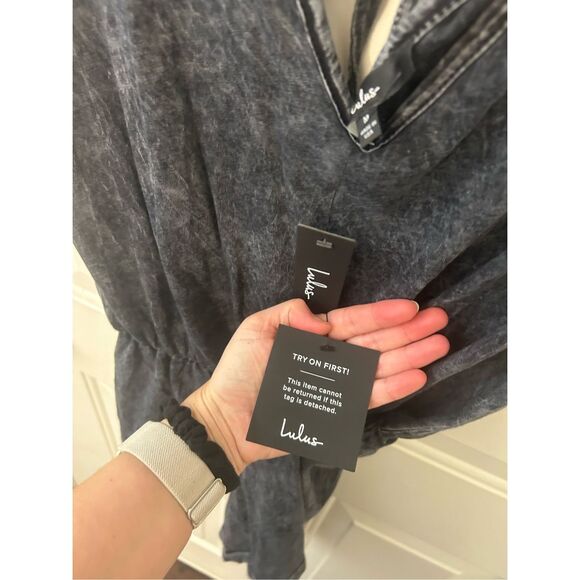 Lulu’s NWT Casual Cutie Washed Gray Short Sleeve Romper, Sz Medium, MP $58 - Picture 11 of 13